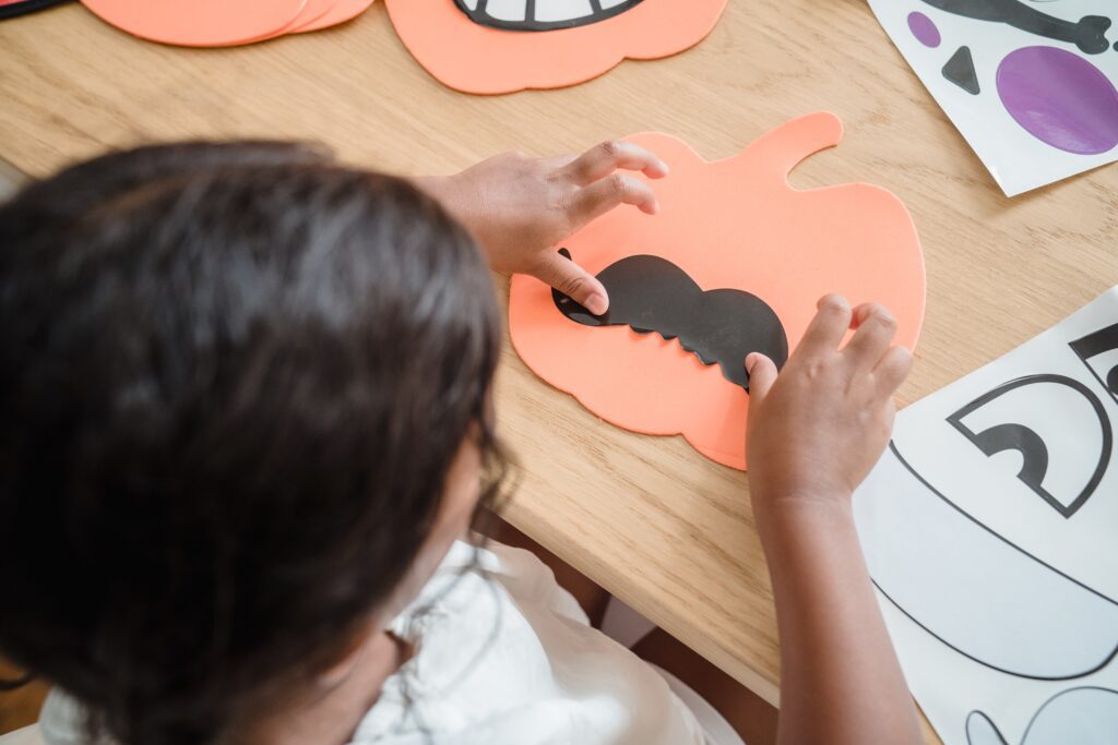 Plan a simple craft for your class holiday party to help de-stress the day! Choose one that goes along with your class theme to keep kids engaged and calm.