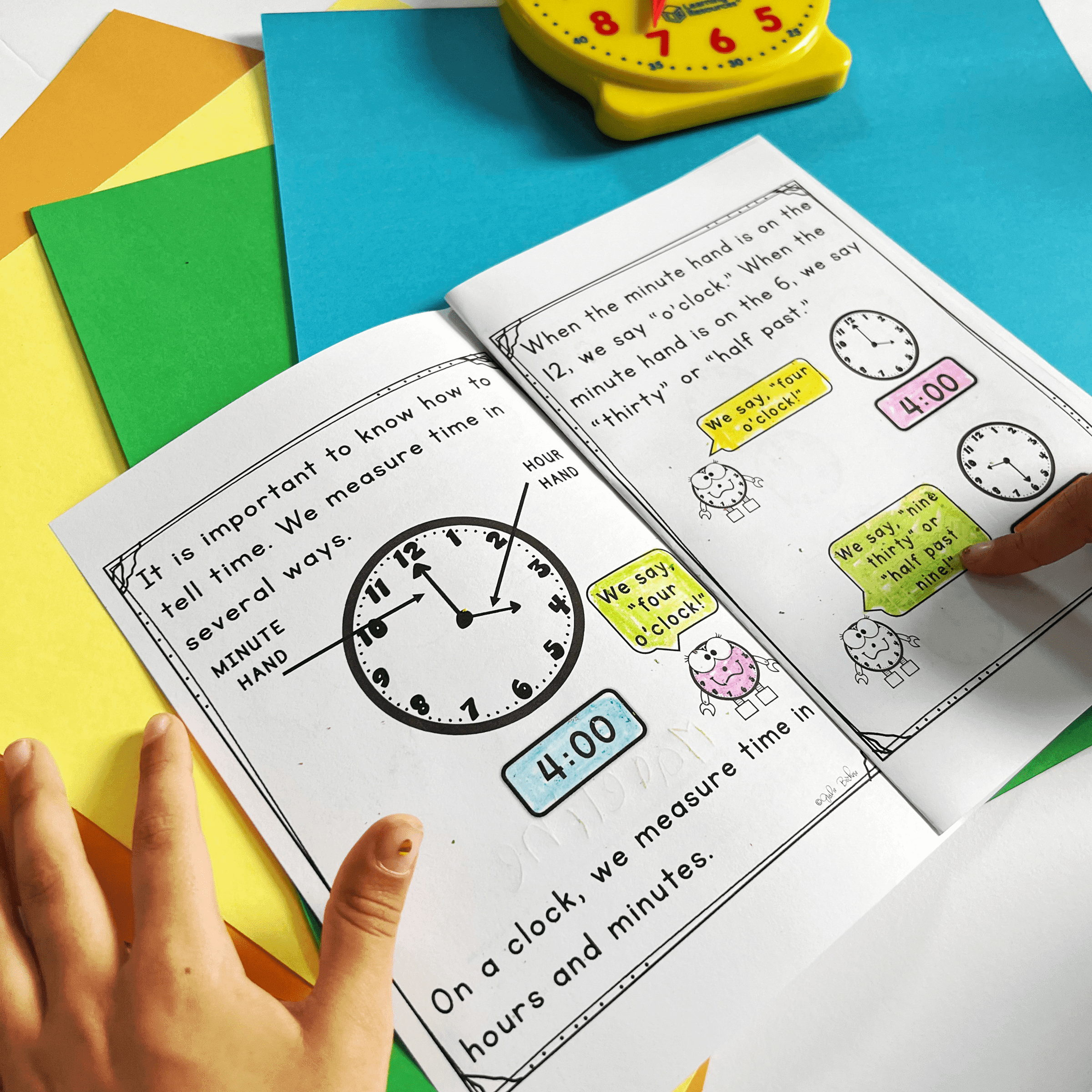 Telling Time to the Hour or Half Hour - 1st Grade Math - 1.MD.B.3 | MA.1.M.2.1 - Image 4